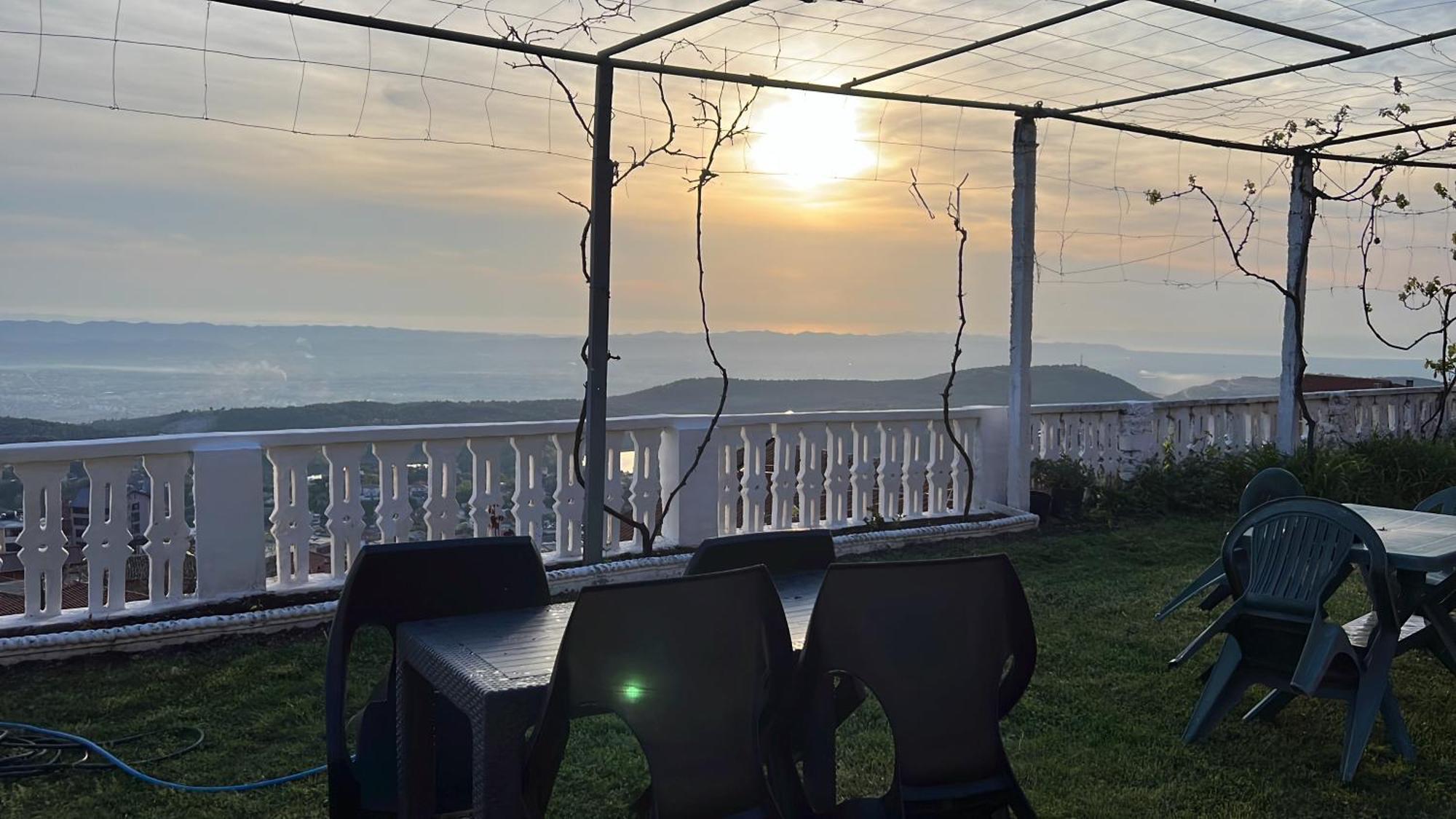Garden Villa Guni Krujë 外观 照片