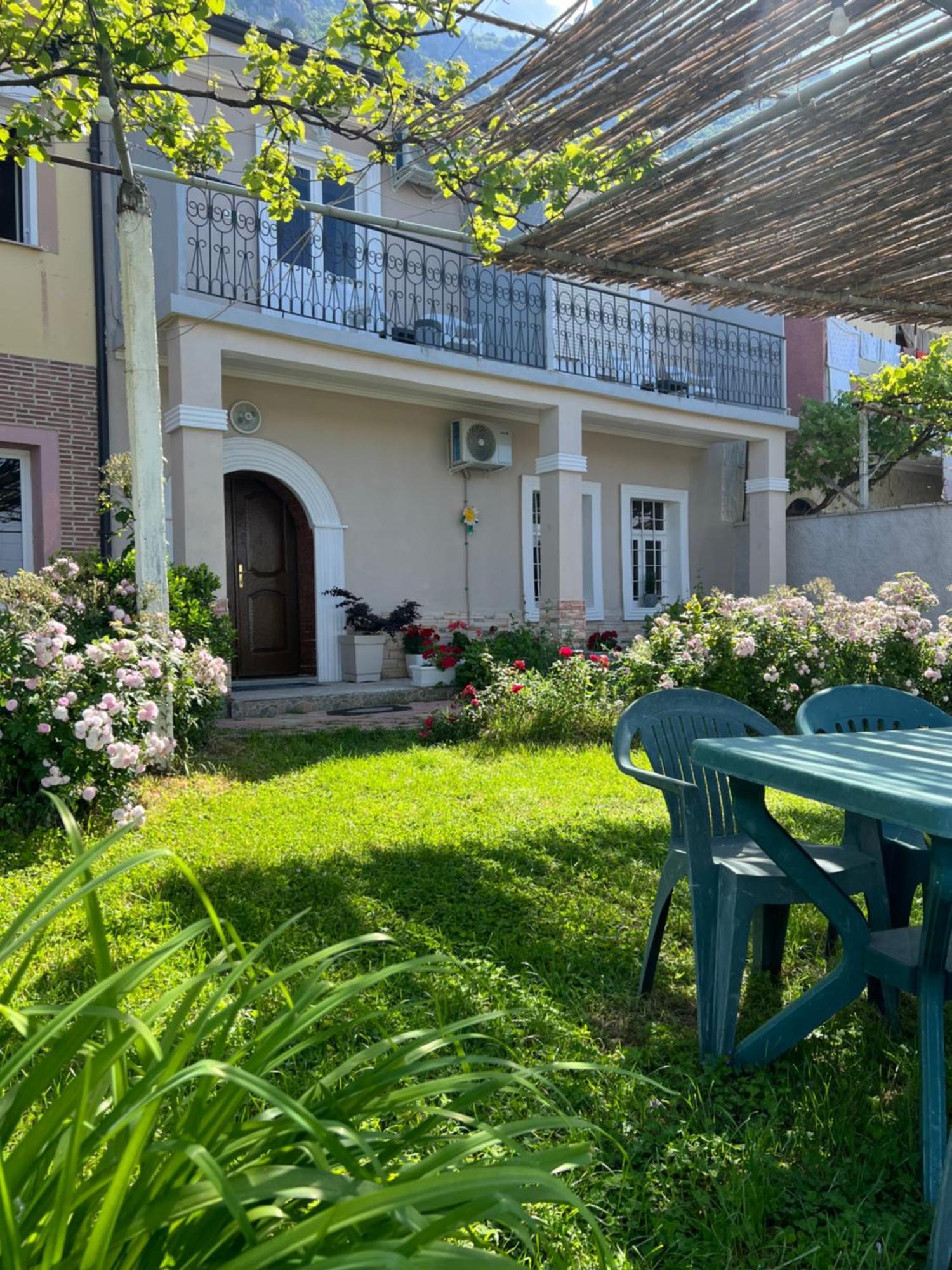 Garden Villa Guni Krujë 外观 照片